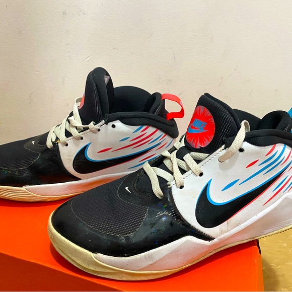 Nike shoes for kids - Picture 1 of 4